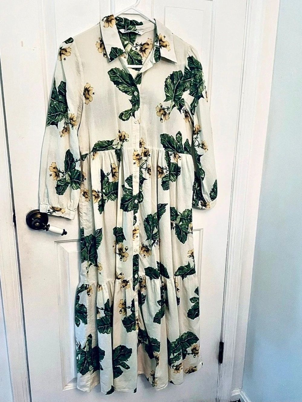 Zara Floral Maxi Dress in Cream & Green Size Medium